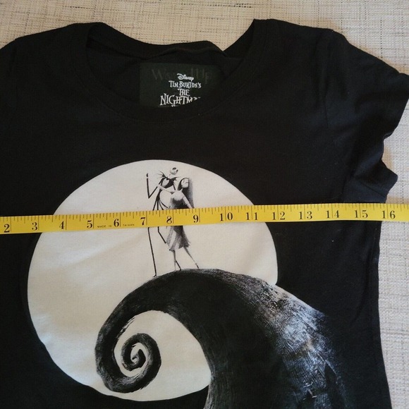 Disney Tim Burtons The Nightmare Before Christmas Junior's Black T-Shirt M 7-9 - Picture 6 of 7